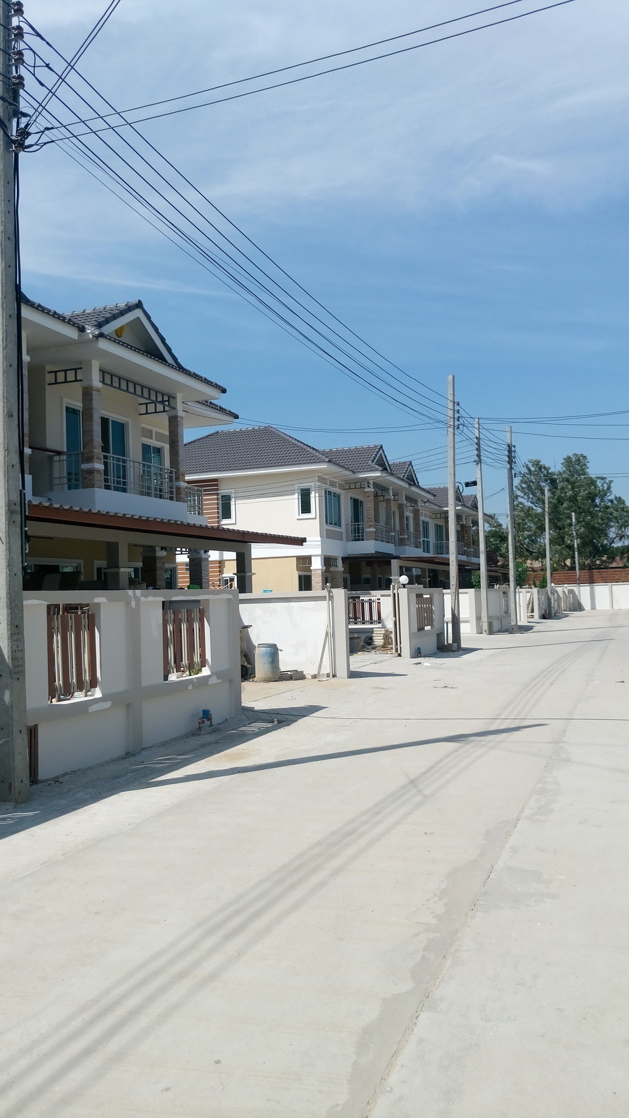 โครงการ "ดับเบิ้ลยูโฟร์เพลส" (บางกรวย)